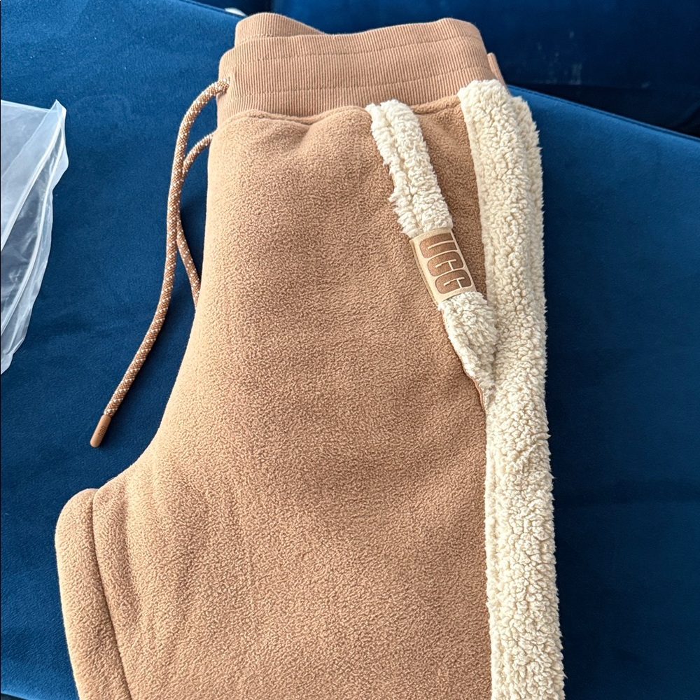 [NWT] UGG Fleece Joggers - Picture 4 of 5
